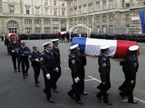 Xúc động tang lễ ba cảnh sát Pháp hi sinh trong chuỗi khủng bố 1