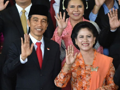 Tình yêu đồng cam cộng khổ của tổng thống Indonesia 1
