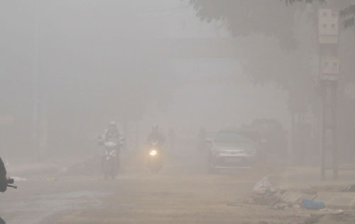 Sương mù dày đặc bao phủ Thành phố Thanh Hóa 2