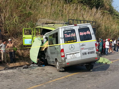 Vụ tai nạn thảm khốc tại Thanh Hóa: Chiếc xe 16 chỗ không bị nổ lốp