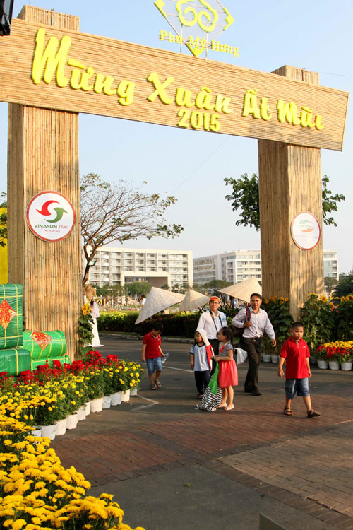 Khai mạc hội chợ hoa xuân Phú Mỹ Hưng 2015 1