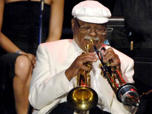 Nghệ sĩ kèn trumpet đoạt giải Grammy Clark Terry qua đời