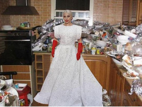 Oscar 2015: Lady Gaga bị chê vì mang “găng tay rửa chén” 2