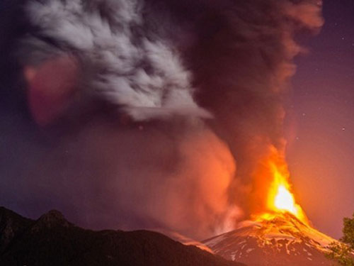 Núi lửa phun trào ở miền Nam Chile