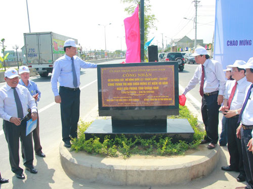 Động thổ xây dựng đường trục chính vào Khu công nghiệp Tam Thăng