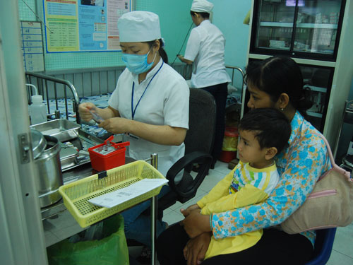WHO khuyến cáo tiêm ngừa cho trẻ đầy đủ các loại trong chương trình quốc gia