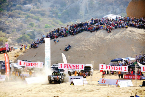 Hấp dẫn Giải đua xe địa hình trên cát 7