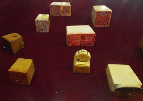 Triển lãm đồ sứ ký kiểu thời Nguyễn và mỹ nghệ gốm, điêu khắc Nhật Bản 3