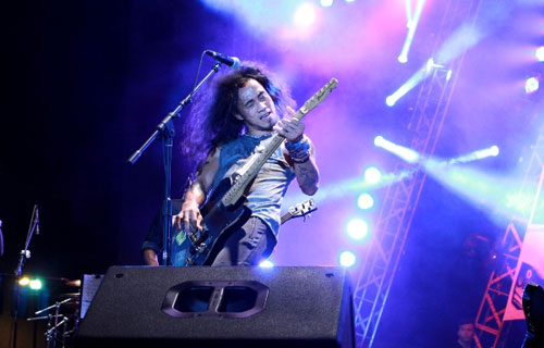 Phạm Anh Khoa cho hàng ngàn khán giả ‘tắm mưa’ trong live concert “Phá” 4