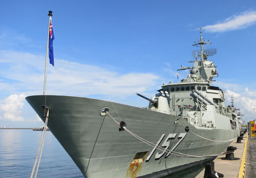Chiến hạm, vũ khí thế giới đổ về Singapore 11
