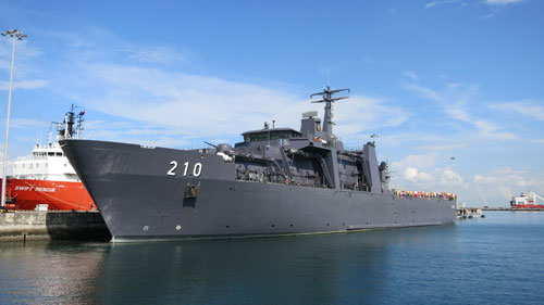 Chiến hạm, vũ khí thế giới đổ về Singapore 9