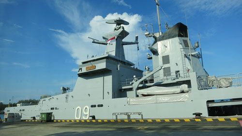 Chiến hạm, vũ khí thế giới đổ về Singapore  10