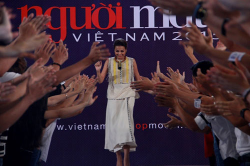 Thanh Hằng đẳng cấp chấm thi Vietnam’s Next Top Model 5