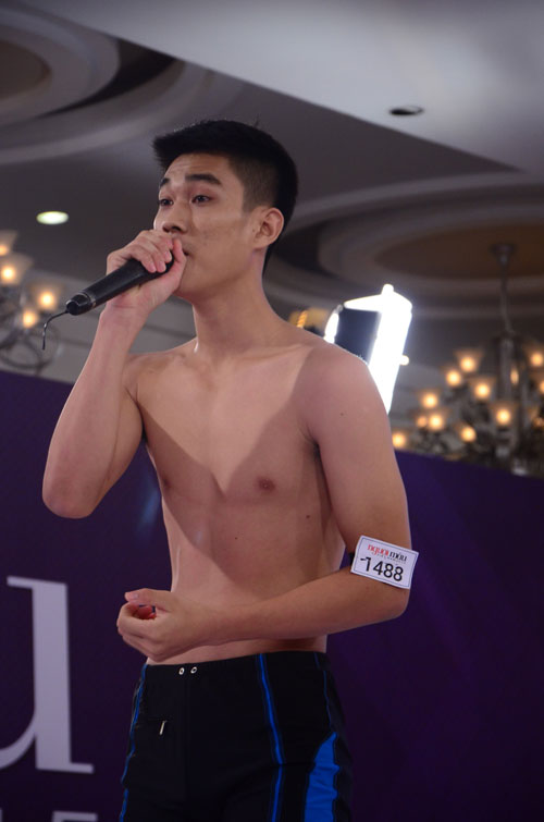 Thí sinh chuyển giới gây chú ý vòng casting VietNam’s Next Top Model  9