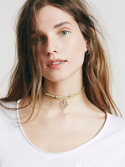 Điệu với vòng Choker 3