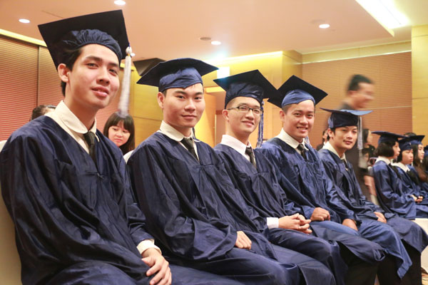 Trường Cao đẳng Bách Việt: 19 sinh viên hoàn thành học kỳ doanh nghiệp tại KS Intercontinental Asiana Saigon 1