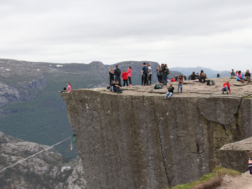 Tảng đá Pulpit Rock ở Na Uy 1