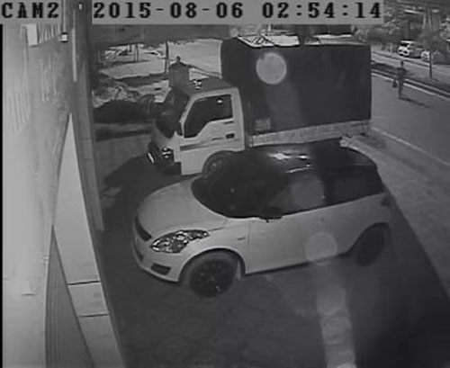Lộ diện hình ảnh thủ phạm trộm hàng loạt phụ tùng xe ô tô trong 1 đêm 3