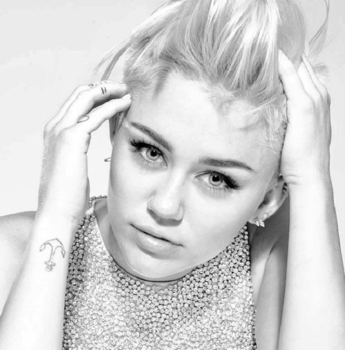 Ẩn số Miley Cyrus tại MTV Video Music Awards