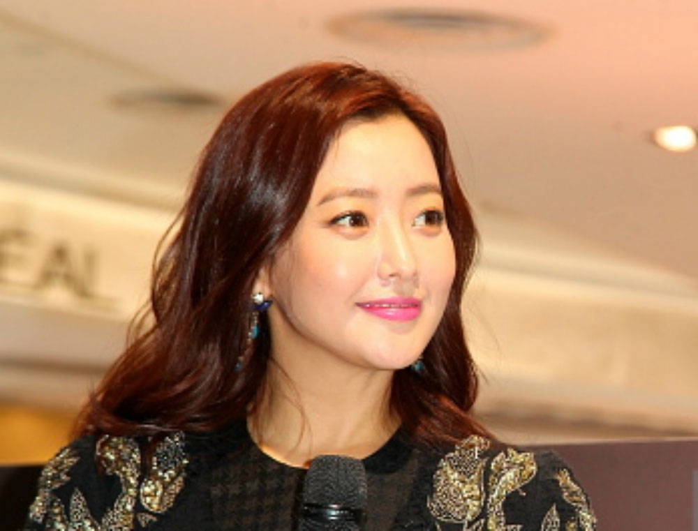Kim Hee Sun nhận 66 tỷ đồng để tái xuất màn ảnh