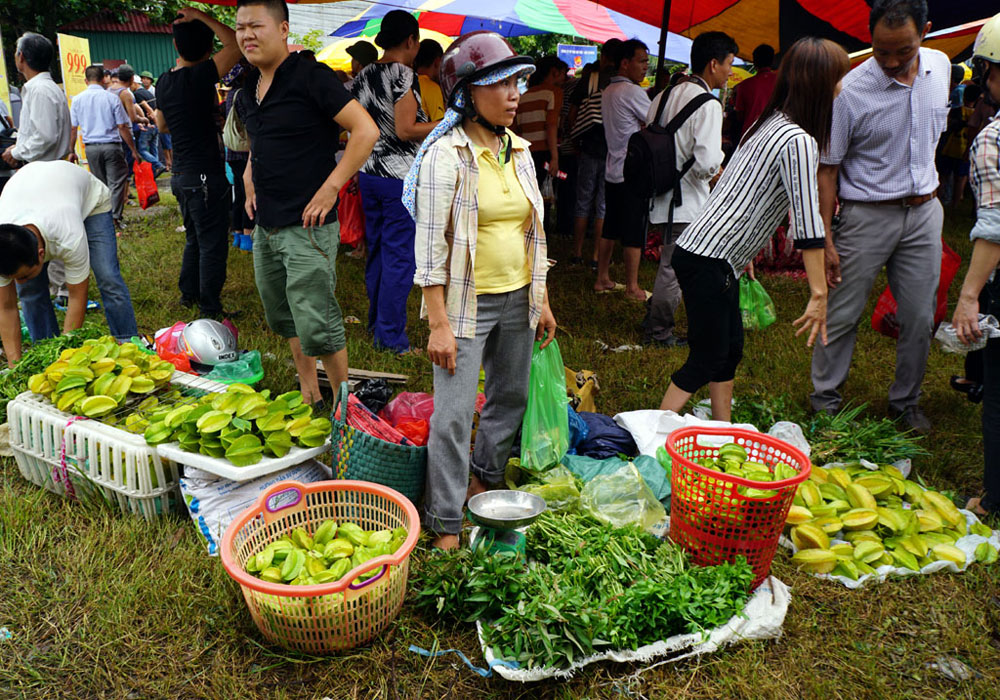 Chen nhau mua thịt trâu tiền triệu 12