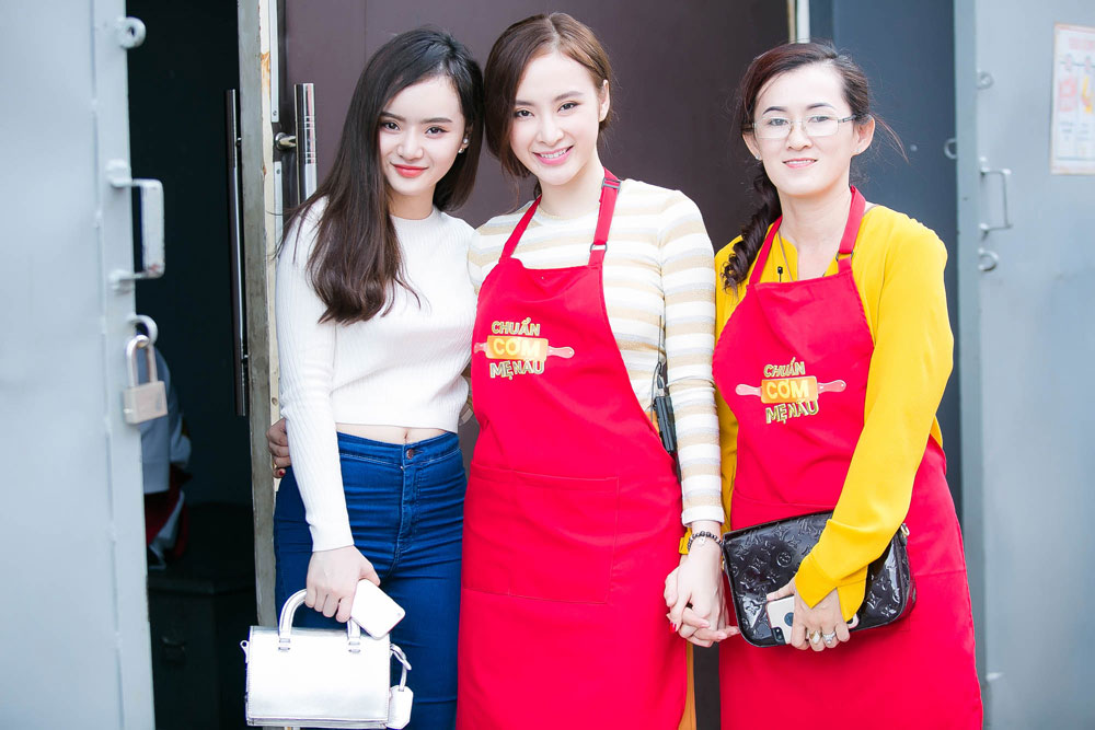Angela Phương Trinh cùng mẹ tham gia show nấu ăn trên truyền hình 3