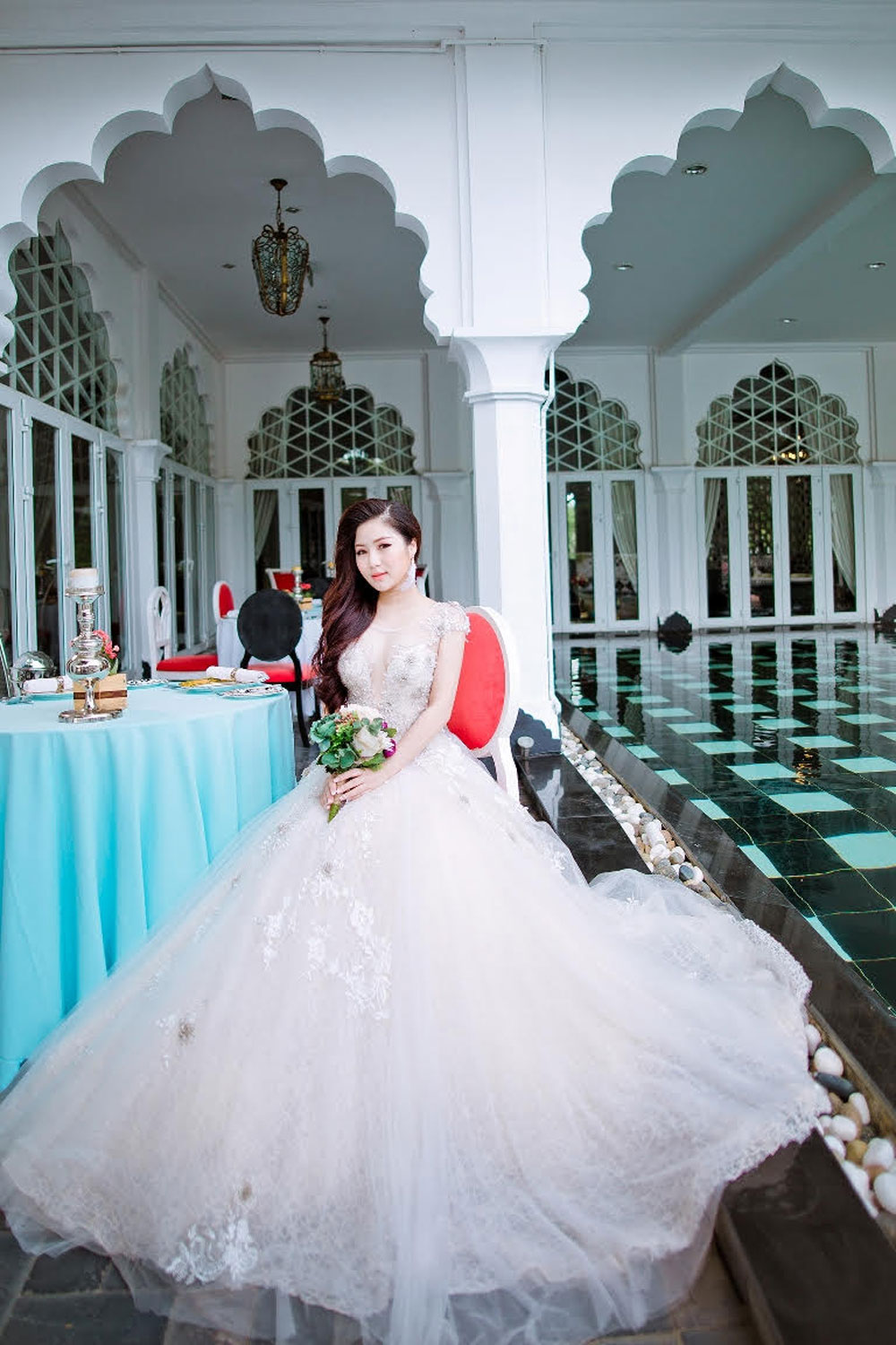 Hương Tràm 28 tuổi mới kết hôn 2