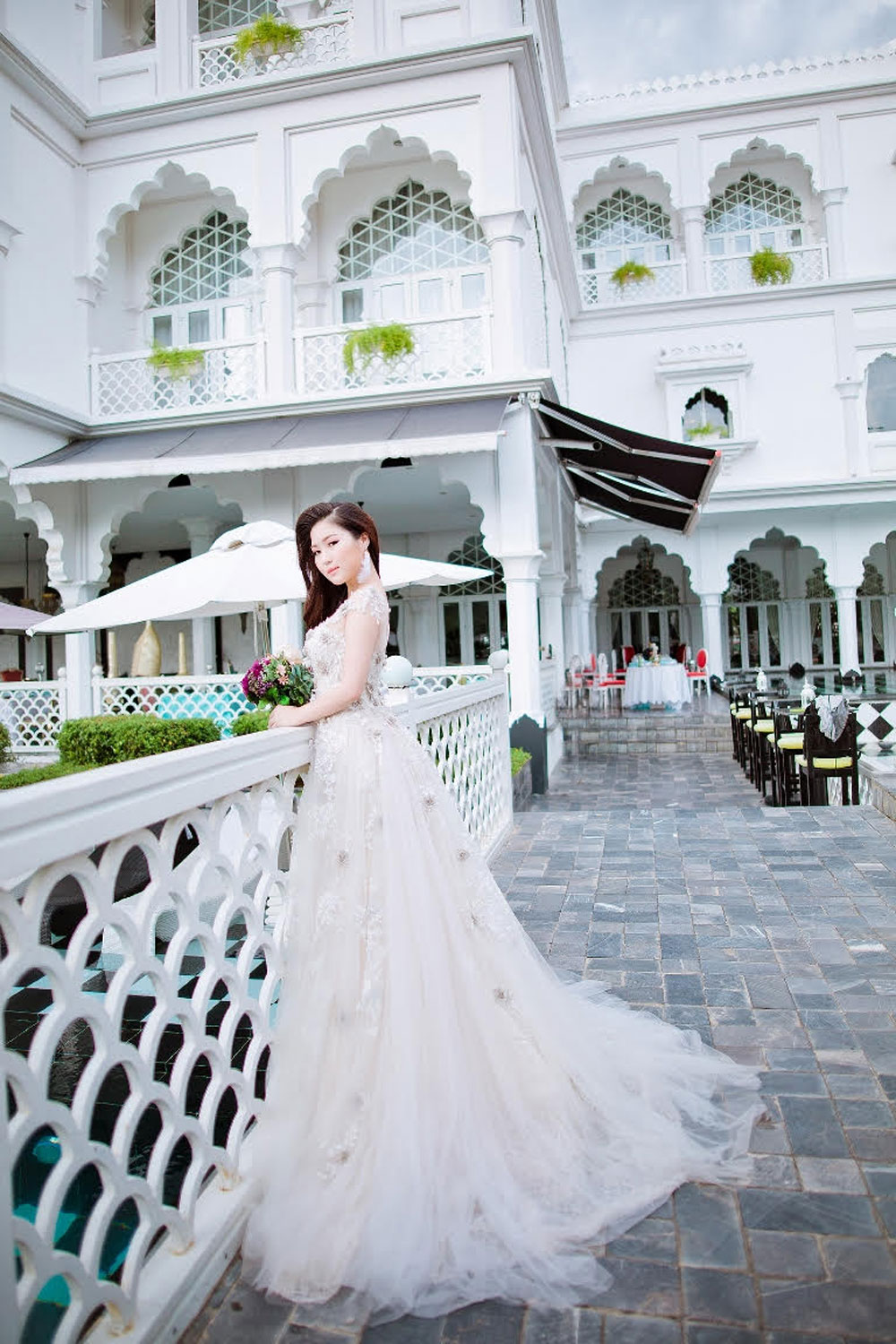 Hương Tràm 28 tuổi mới kết hôn 3