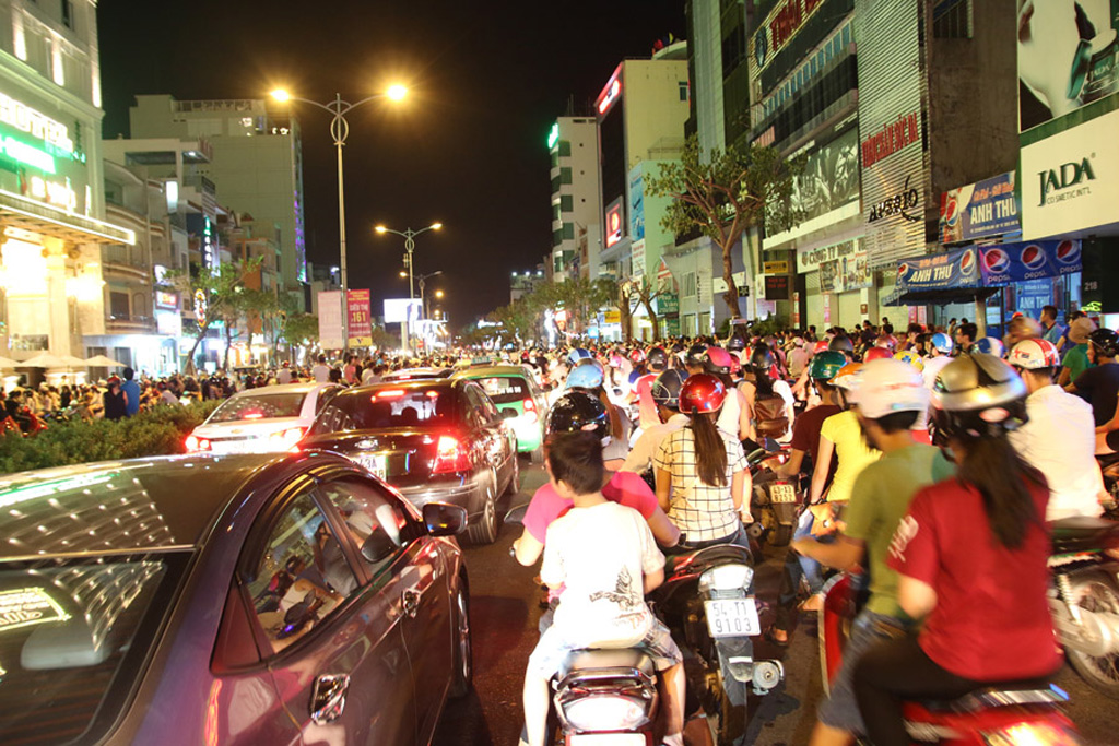 Các tuyến đường lớn tại Đà Năng bị tê liệt đêm rằm Trung thu 3