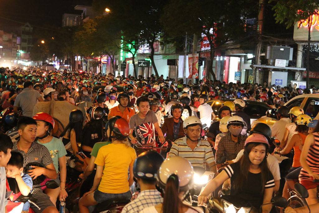 Các tuyến đường lớn tại Đà Năng bị tê liệt đêm rằm Trung thu 4