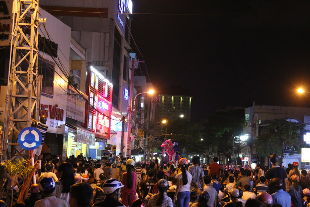 Các tuyến đường lớn tại Đà Năng bị tê liệt đêm rằm Trung thu 6
