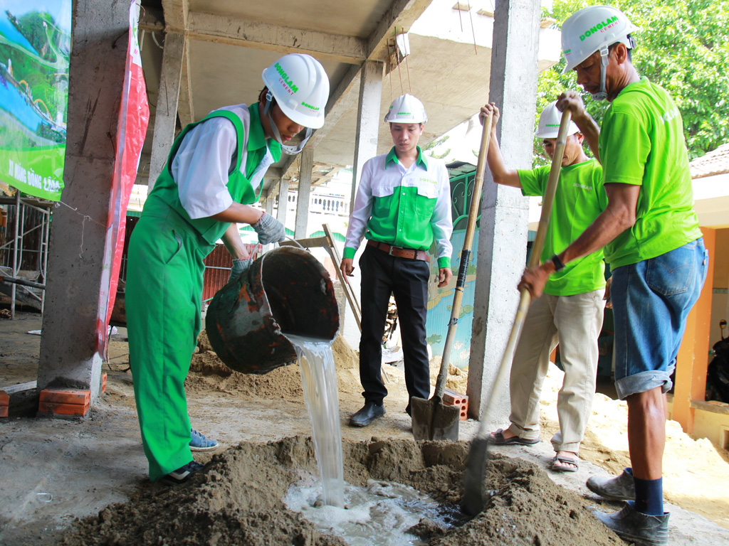 Làm sao xây nhà kiên cố chống lũ miền Trung?