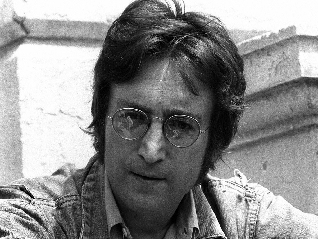 Xuất bản sách 'nói xấu' John Lennon