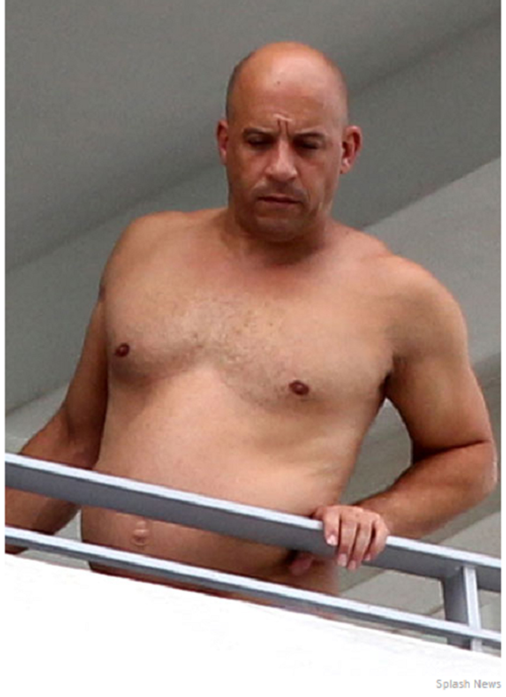 Ngôi sao cơ bắp Vin Diesel phát tướng khó nhận ra 1