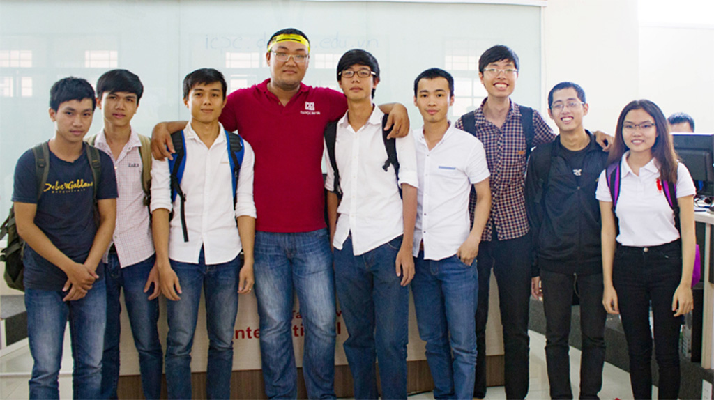 Sinh viên Duy Tân đoạt giải Nhì Cuộc thi Online CM/ICPC MiềnTrung 2