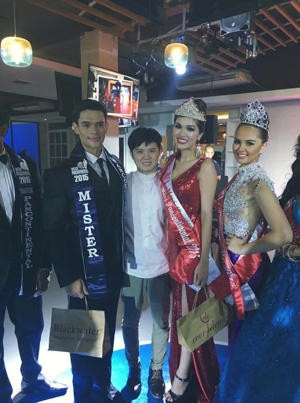 Oanh Yến đăng quang Hoa hậu toàn cầu 2015 tại Philippines 3