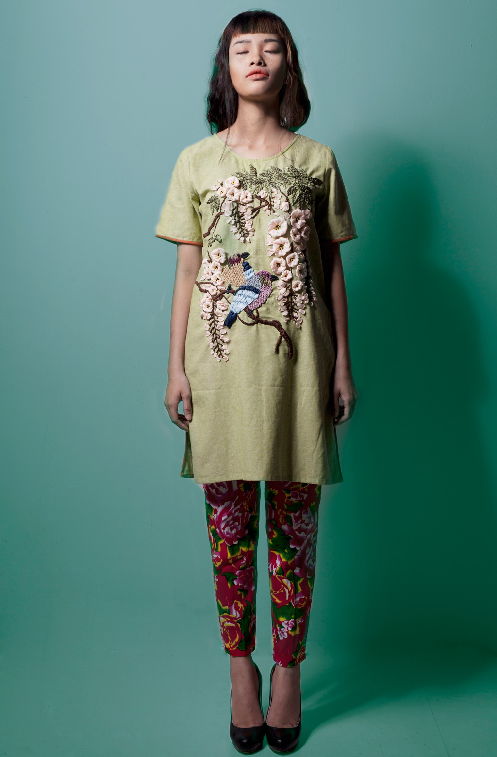 Áo dài thêu | Fashion, Tshirt dress, Flower tops