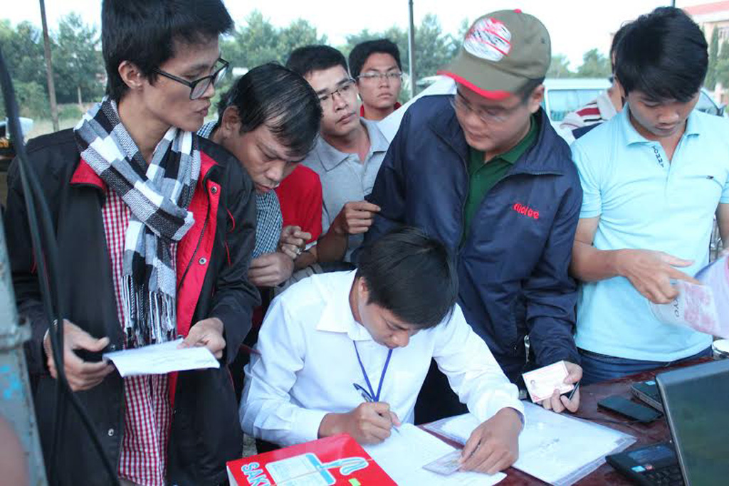 Hàng trăm phóng viên đưa tin phiên xử thảm sát ở Bình Phước 1