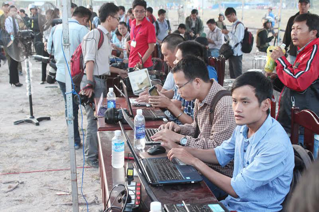 Hàng trăm phóng viên đưa tin phiên xử thảm sát ở Bình Phước 4