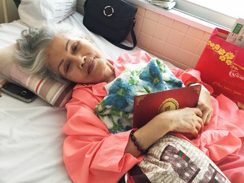 Sầu nữ Út Bạch Lan đang điều trị khối u nguy hiểm