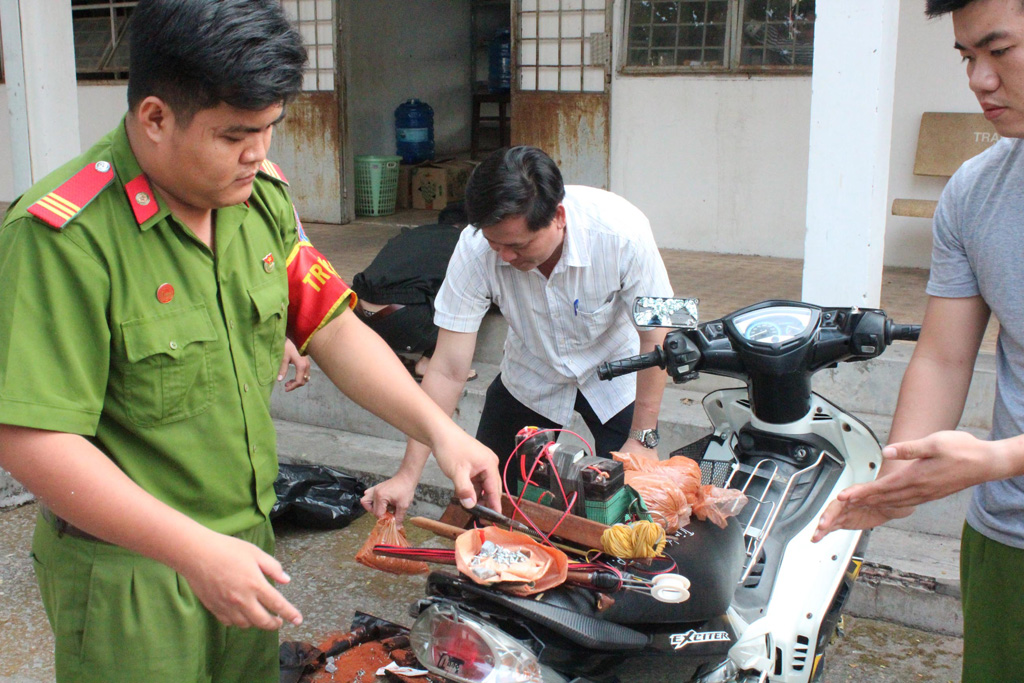 Đi trộm chó vì có nhiều tiền hơn thợ hồ 2