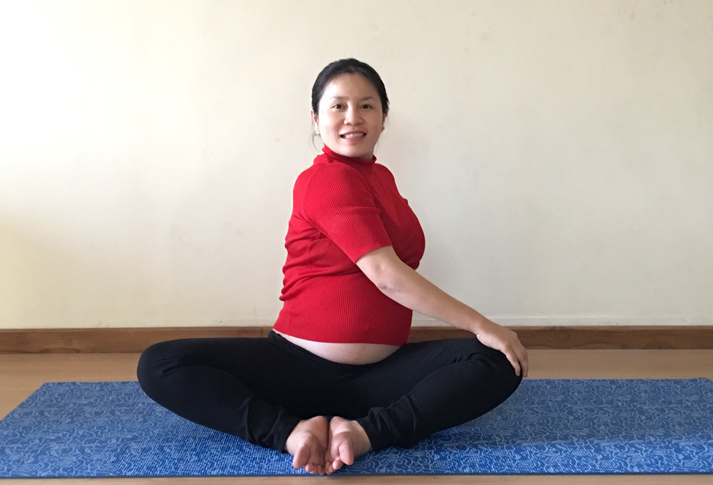 Yoga cho bà bầu 12