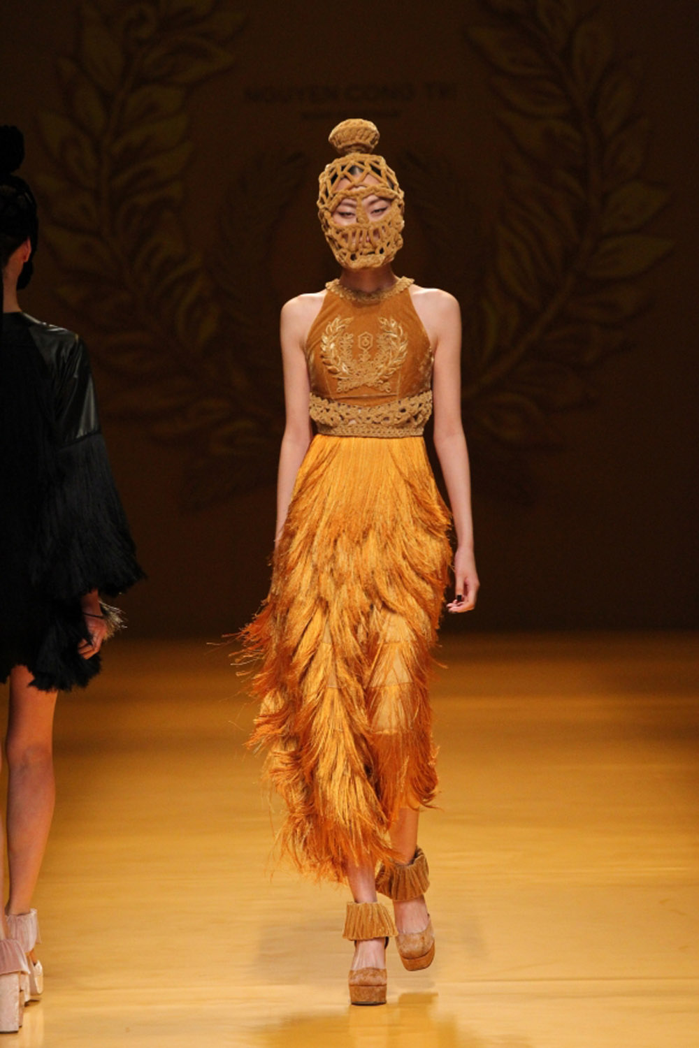 Nhà thiết kế Công Trí mang bộ sưu tập ‘Lúa’ mở màn Tokyo Fashion Week 13