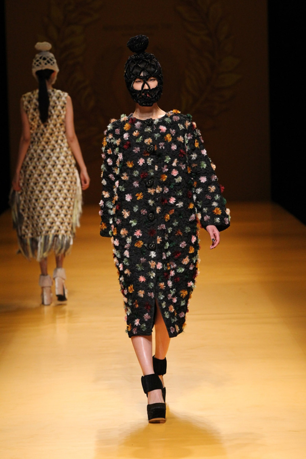 Nhà thiết kế Công Trí mang bộ sưu tập ‘Lúa’ mở màn Tokyo Fashion Week 16