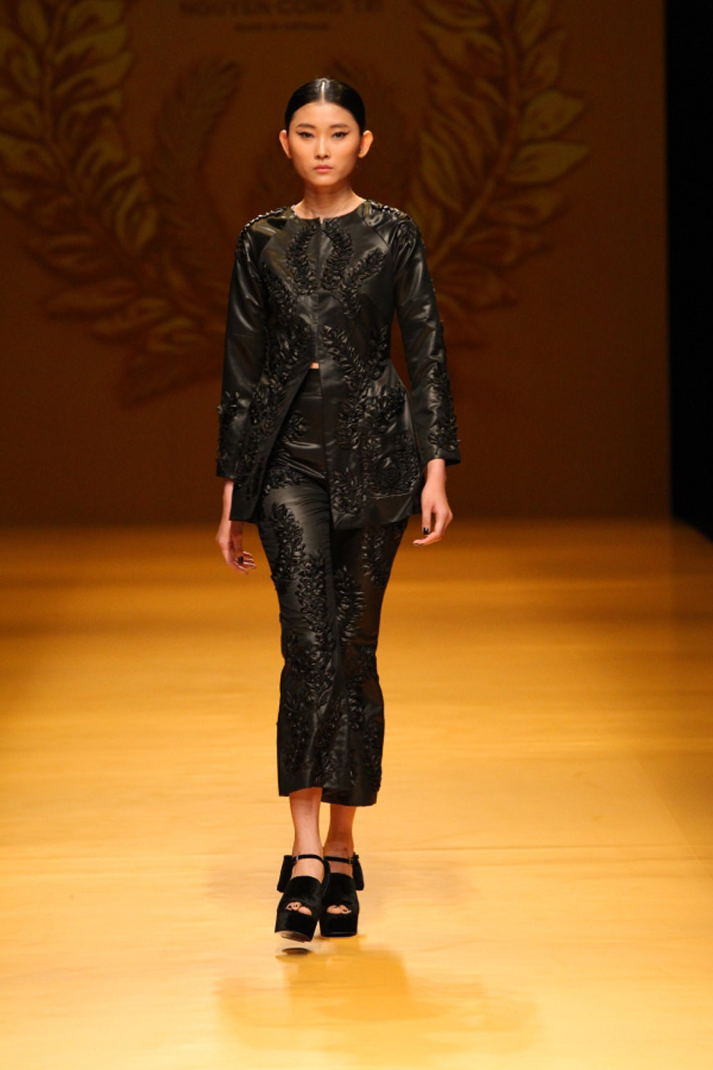 Nhà thiết kế Công Trí mang bộ sưu tập ‘Lúa’ mở màn Tokyo Fashion Week 3