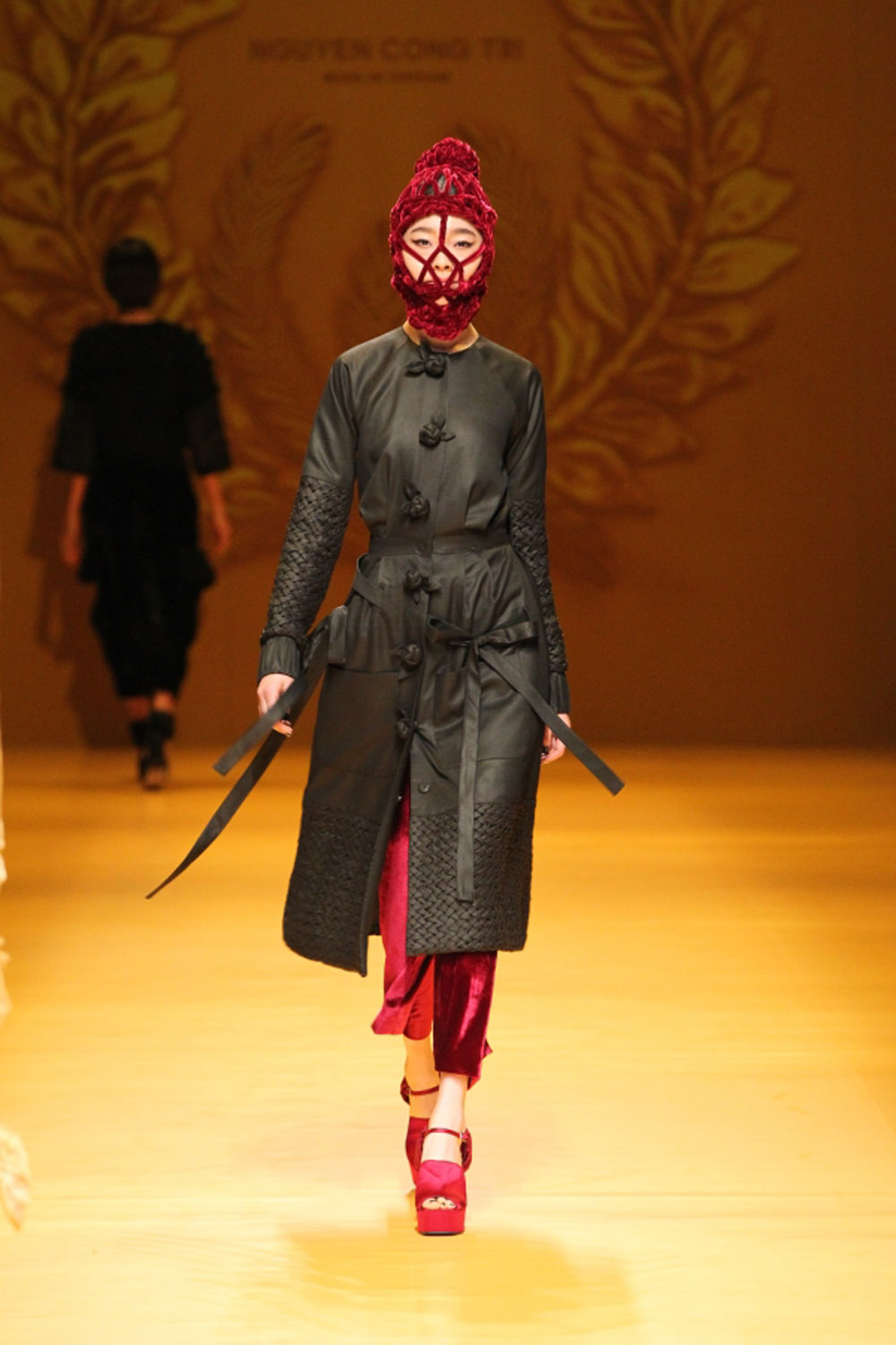 Nhà thiết kế Công Trí mang bộ sưu tập ‘Lúa’ mở màn Tokyo Fashion Week 9