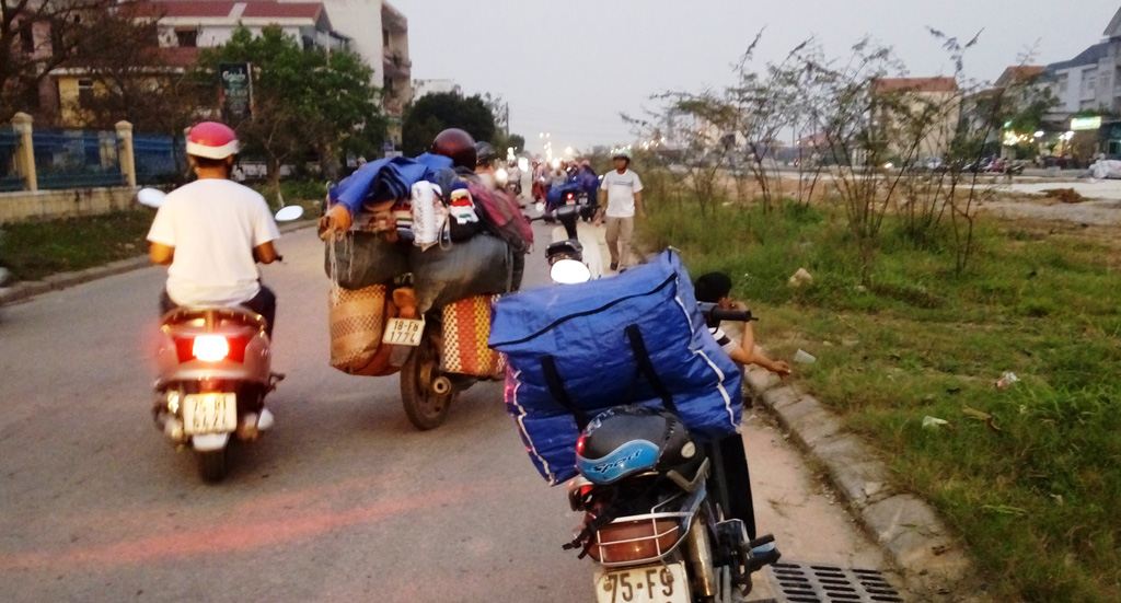 Đất vàng “động thổ”, chợ đêm tán loạn 12