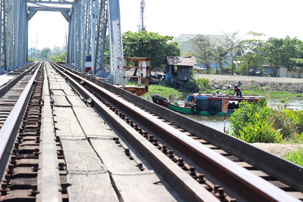 Những cây cầu sắt tàu lửa ở Sài Gòn 12