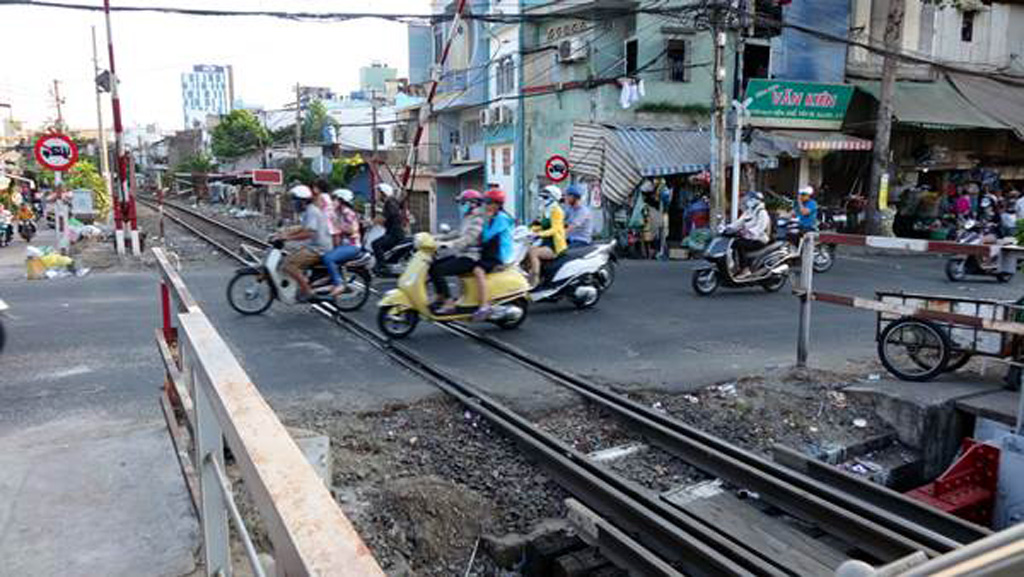 Vắng bóng tàu lửa, đường xá Sài Gòn thông thoáng 10