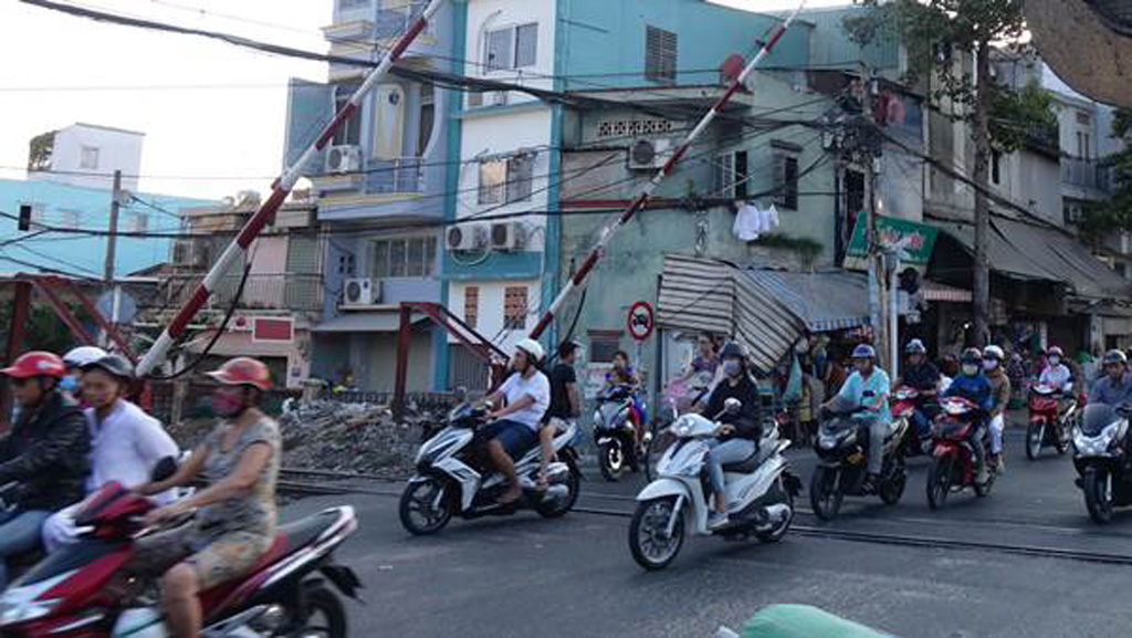 Vắng bóng tàu lửa, đường xá Sài Gòn thông thoáng 11